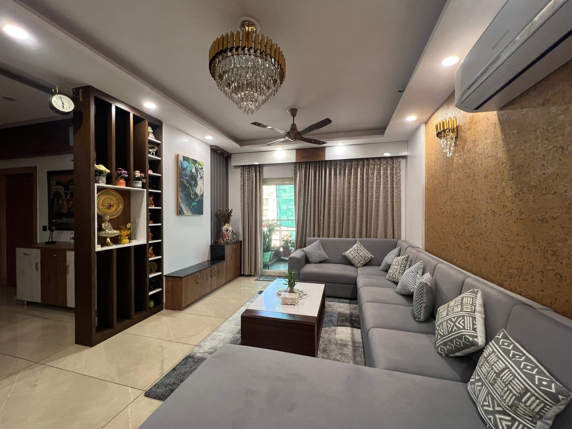2 BHK, Noida